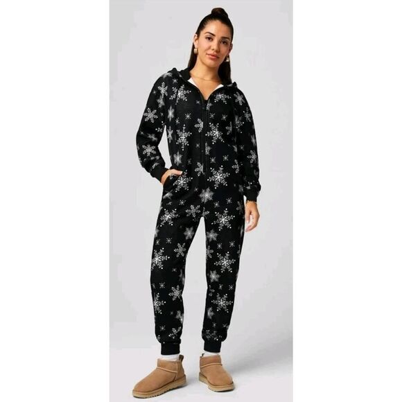 NWT Fabletics Cozy Fleece Faire Isle Nordic Hooded One Piece Medium Men & Women - Picture 1 of 11